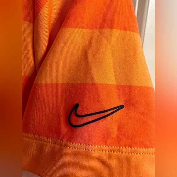 3 for $60 Medium dri fit Nike Golf shirt - Picture 3 of 4